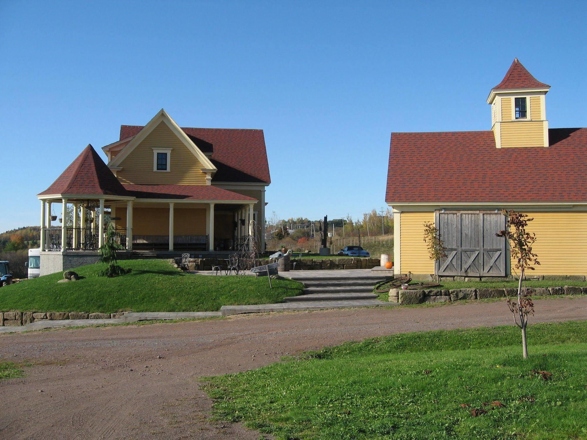 Magnetic Hill Winery Hotel Moncton Exterior foto
